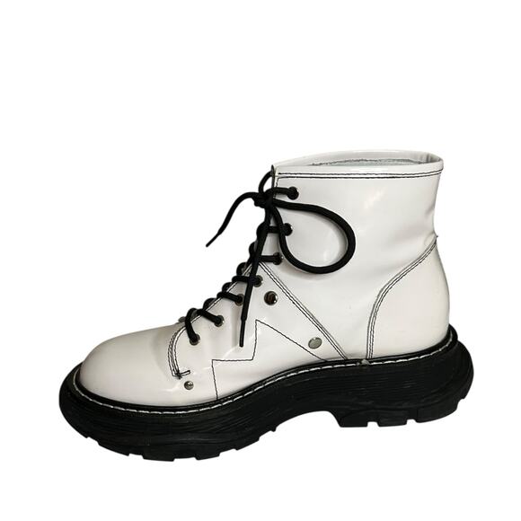 Alexander McQueen Tread Slick Lace Up Boot Combat Stitching White Black 38 8 - Picture 2 of 7